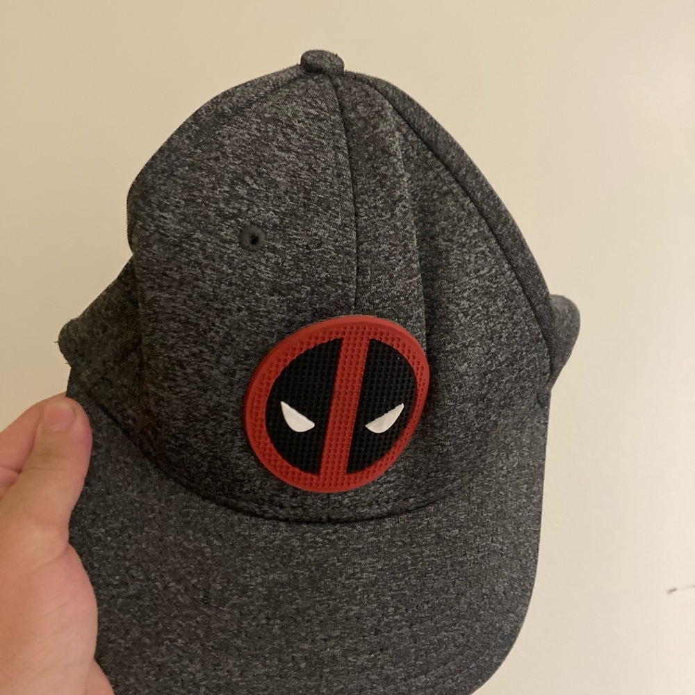 Deadpool gray hat